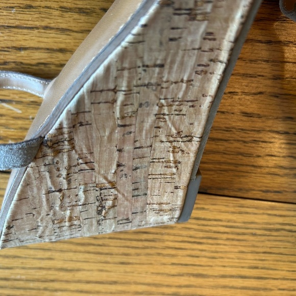 Franco Sarto Clinton2 Taupe Perforated Cork Wedge Platform 4” Sandals Size 10 - Picture 10 of 15